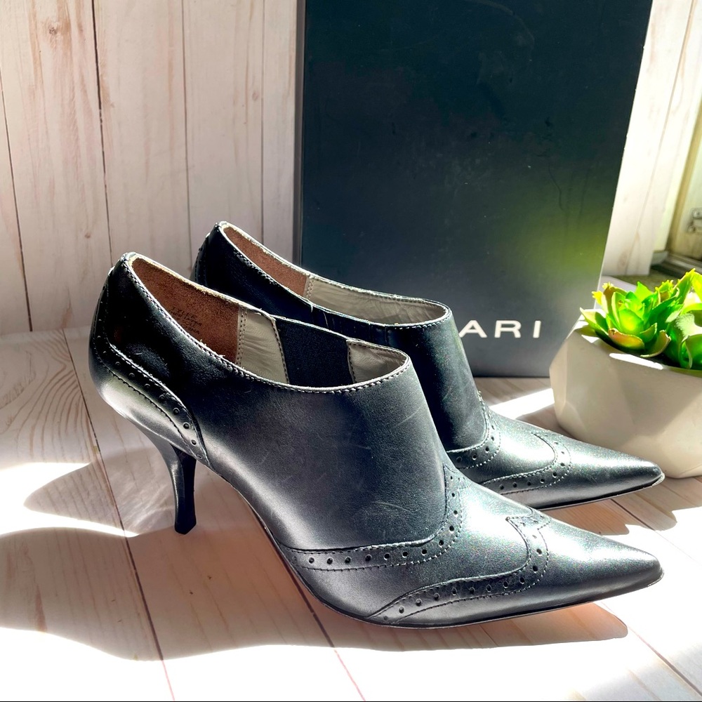 NWOT Tahari Size 6.5 Black Sexy Ankle Booties